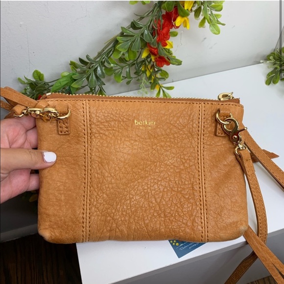 SOLD❌Botkier Moto Logan Wristlet Crossbody - Picture 2 of 5